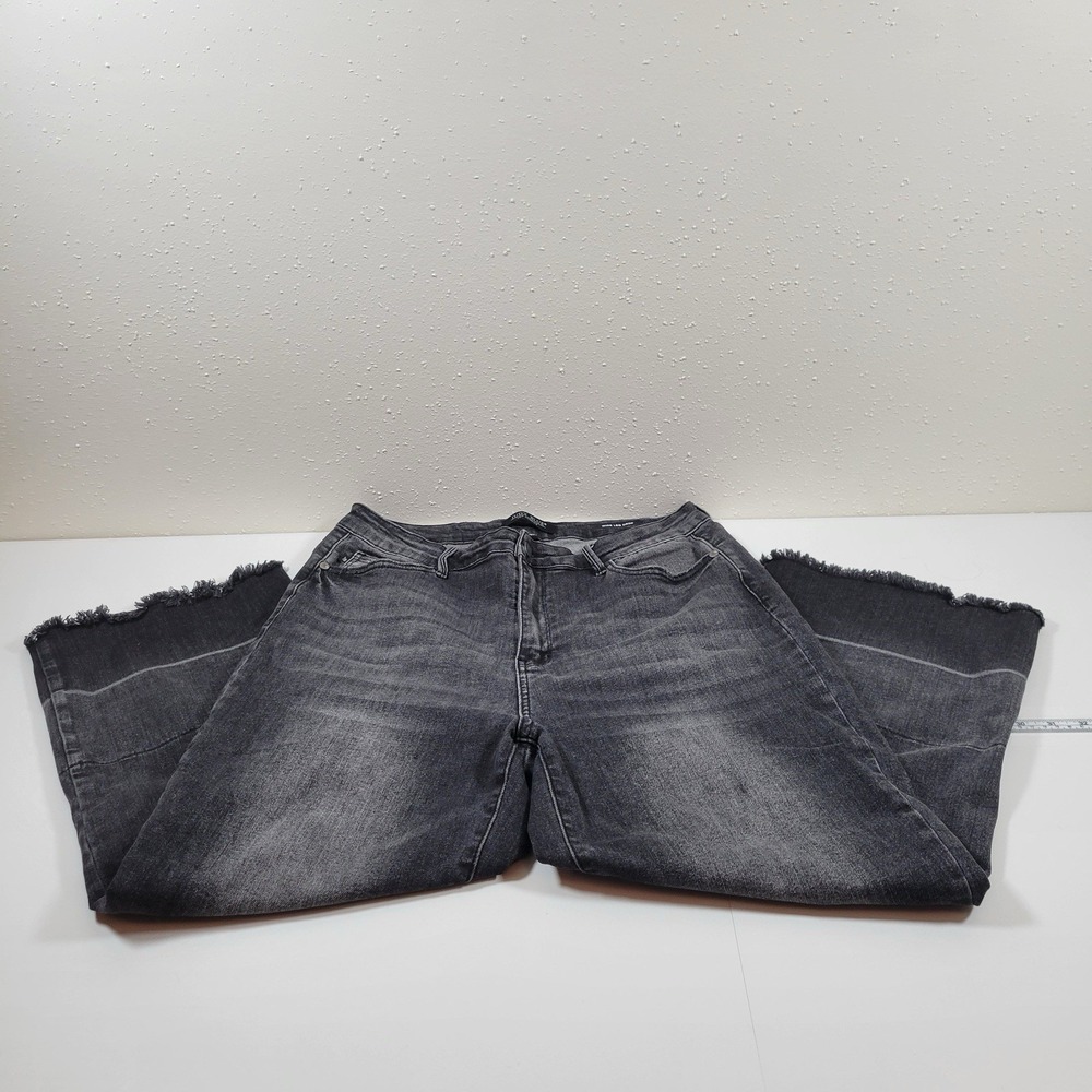 Judy Blue Women's Jeans Wide Leg Crop Raw Hem Size 13/31 Black